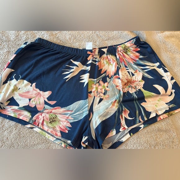 Various brand of sleep/lounge shorts. All size medium. Great condition. Offer! - Picture 1 of 14